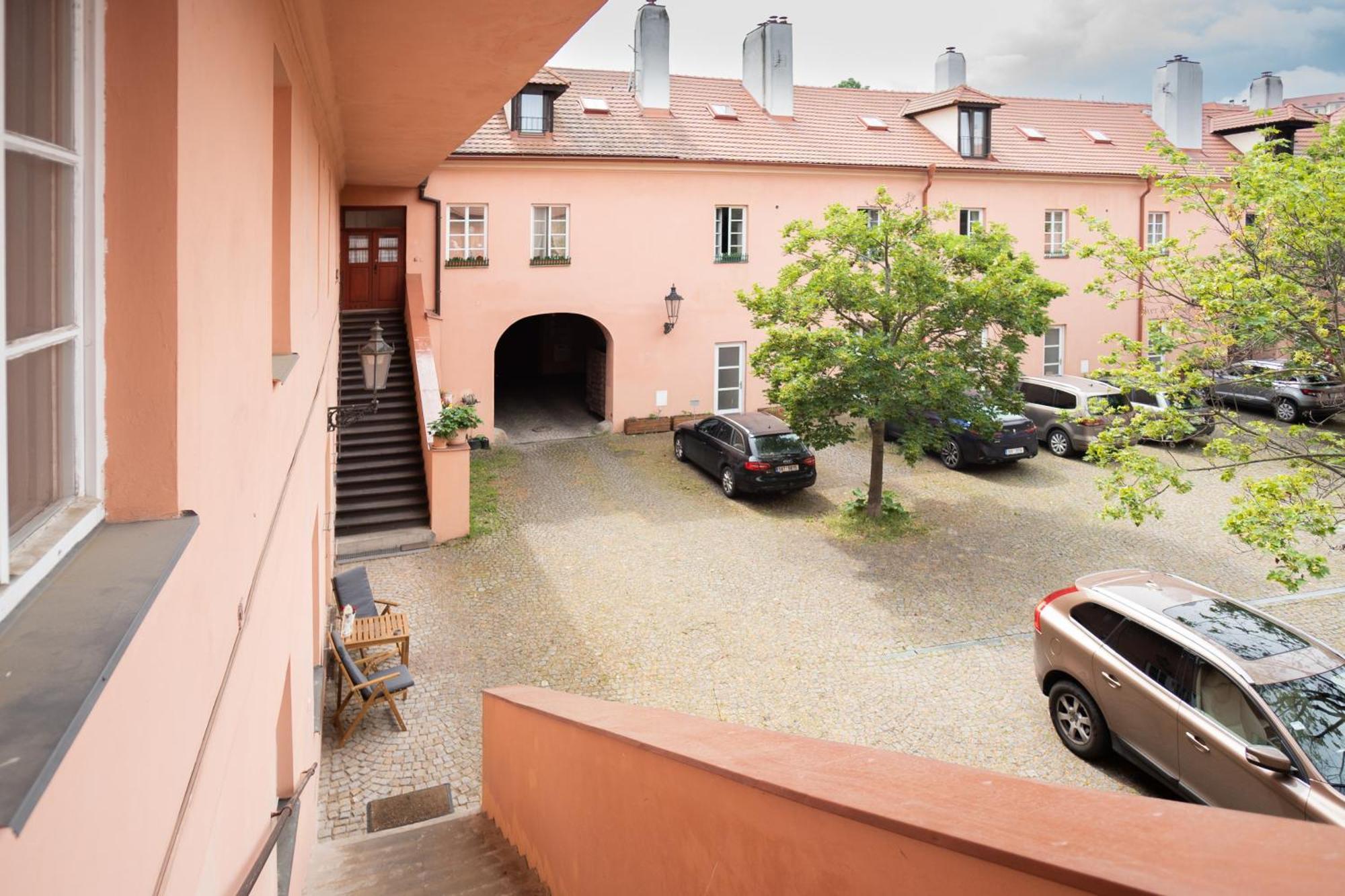 River View Apartment Прага Экстерьер фото