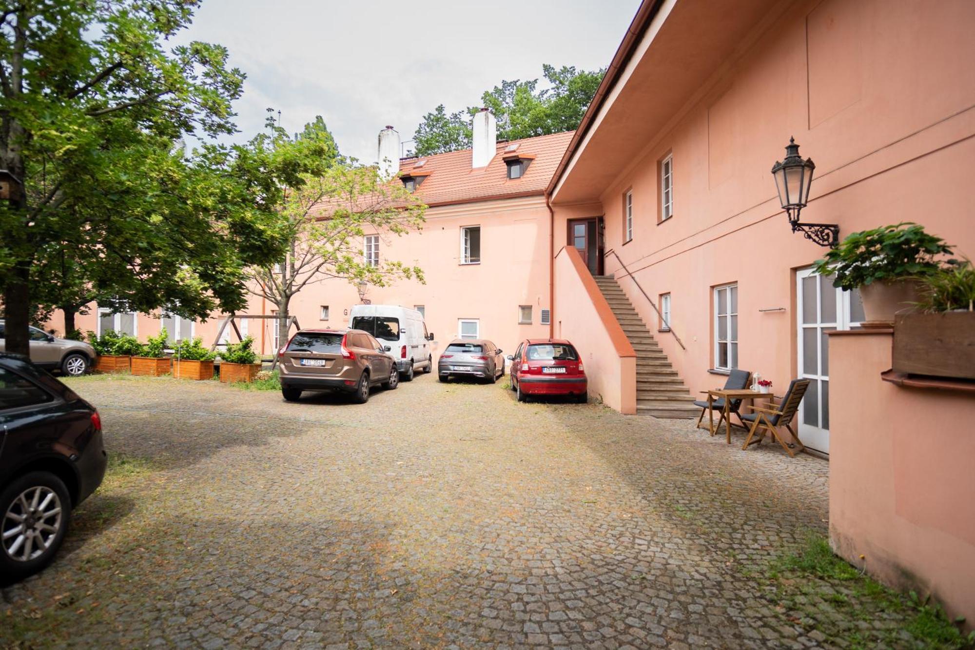 River View Apartment Прага Экстерьер фото